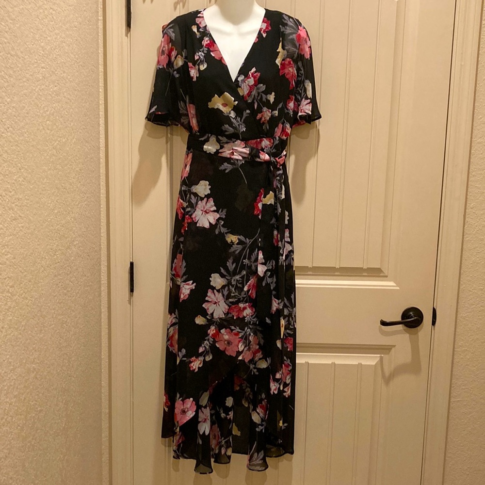 Eliza J Women’s Sz 8 Hi Low Dress Black Floral Faux Wrap Belt Lined Split Sleeve